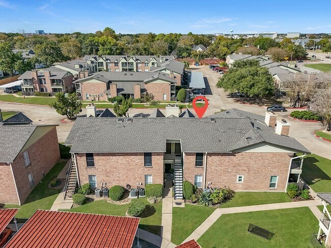 Building Photo - 18800 Egret Bay Blvd