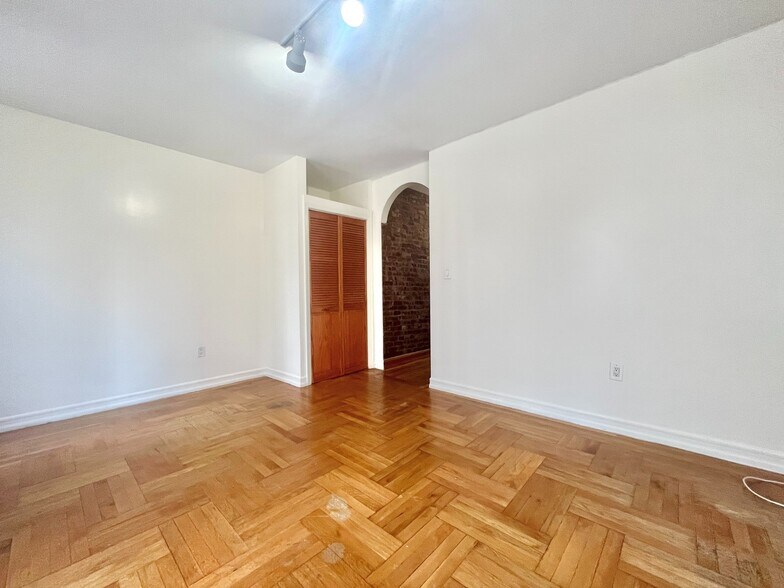 Building Photo - 610 W 150th St
