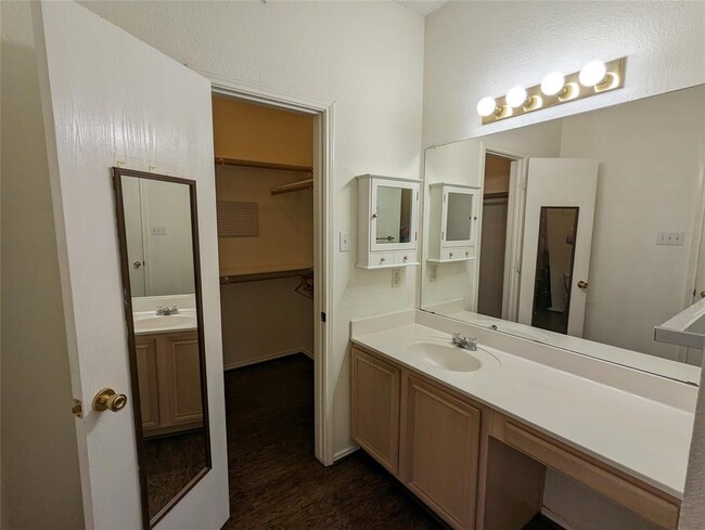 Building Photo - 6367 Stonewater Bend Trail