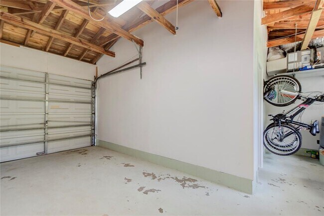 Building Photo - 3200 DE BAZAN Ave