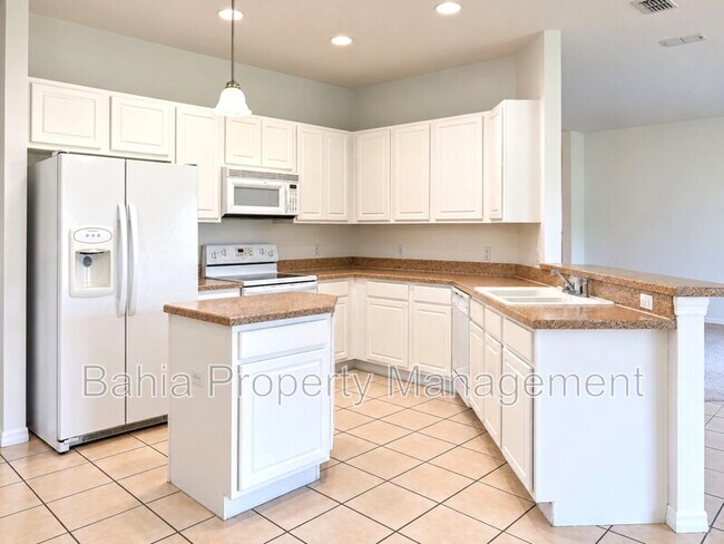 Building Photo - 3525 Sunset Isles Blvd