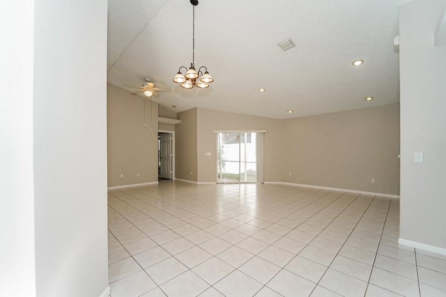 Building Photo - 5841 Eagle Cay Ln