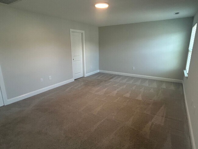 Building Photo - 3 Bed | 2.5 Bath House in Holly Springs