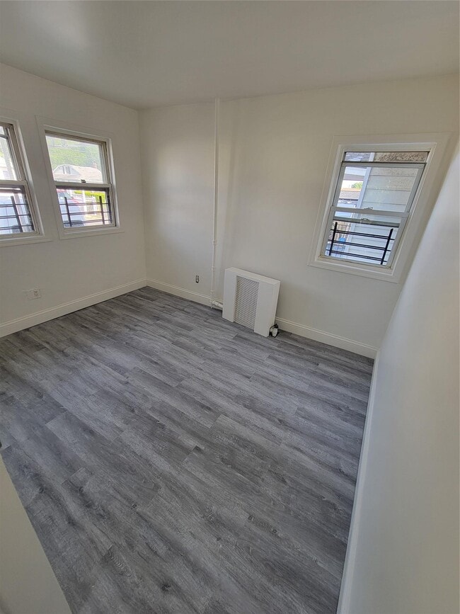 Building Photo - 255 Underhill Ave