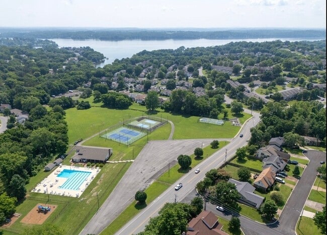 Building Photo - 104 Waterview Dr