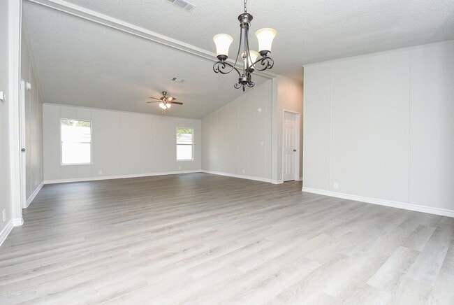 Building Photo - Be part of this cozy community at Roy Harris Loop