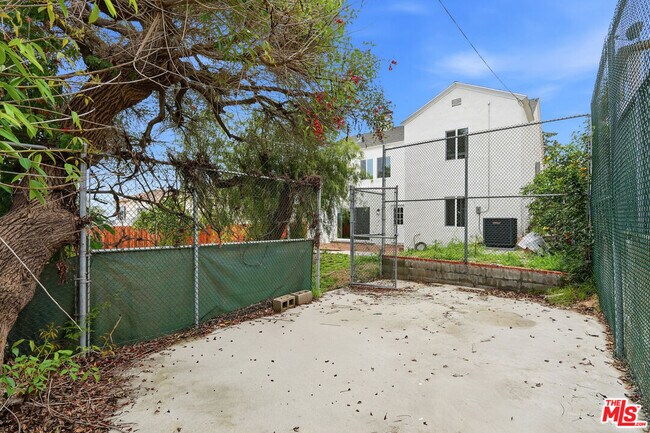 Building Photo - 5452 Harcross Dr