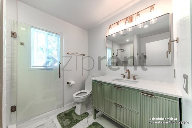 Building Photo - 12331 Hilldale Ct