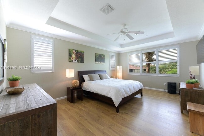 Building Photo - 250 SW Walking Path