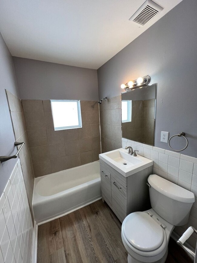 Building Photo - Cozy 2-Bedroom Apartment in Riverside!