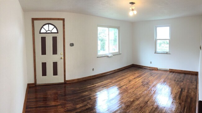 Building Photo - 1128 Woodbine St
