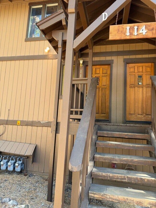 Building Photo - Tri-Level Lake Village Condo - 2 Bed + Bonus Room -  with Upgrades