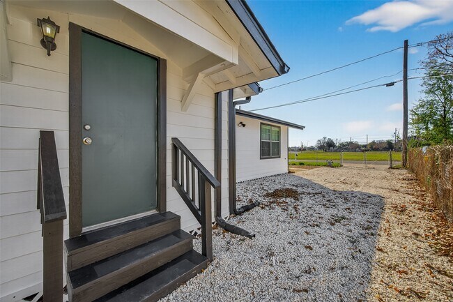 Building Photo - 754 Prosper St