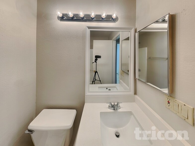 Building Photo - 3644 W Melinda Ln