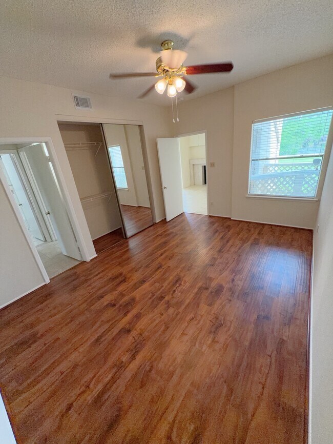 Building Photo - 7900 Bissonnet St