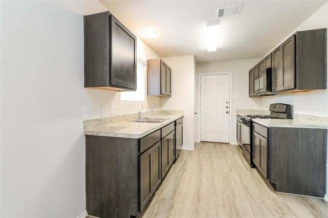 Building Photo - 2720 Atlas Dr