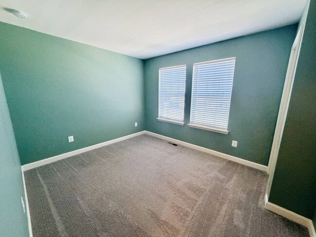 Building Photo - 43 Horse Trail Ln