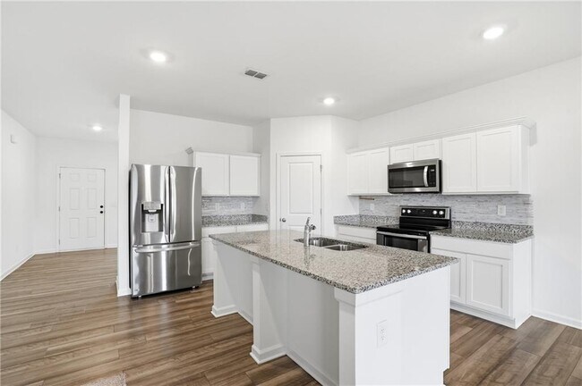 Building Photo - 395 Knightsbridge Ln