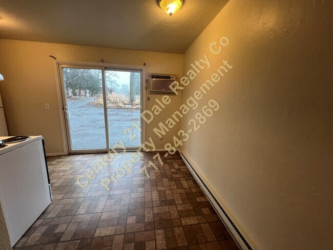 Building Photo - 2BR, 1.5 Bath in Dallastown School District