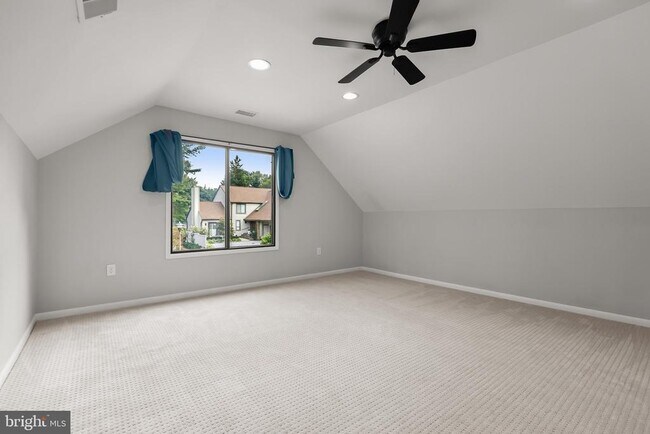 Building Photo - 5 Whitebridge Ct