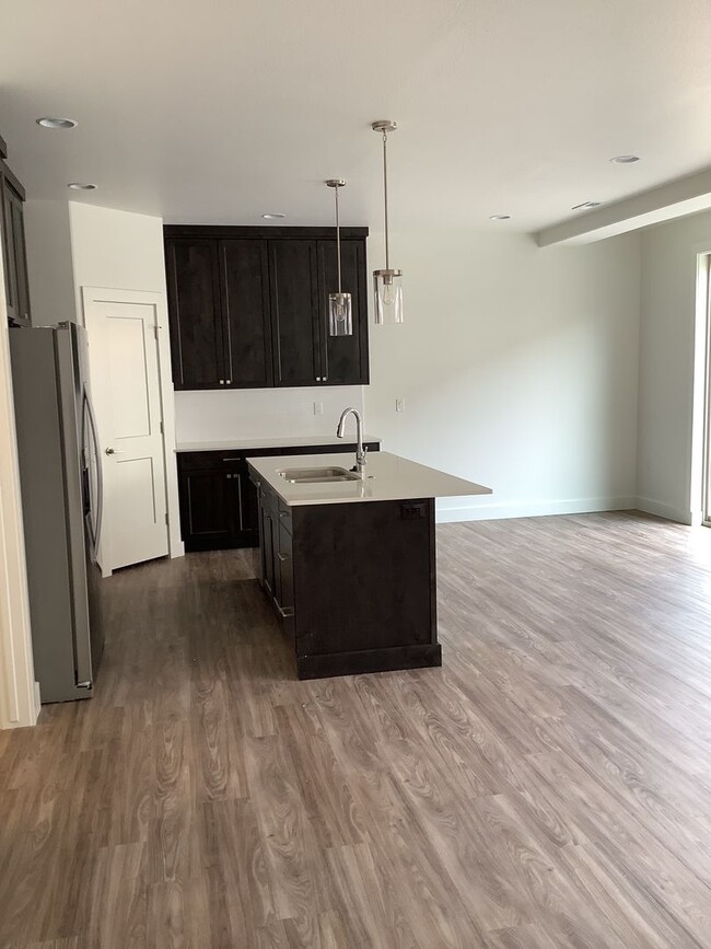 Building Photo - MOVE IN SPECIAL-$500 OFF FIRST MONTHS RENT...