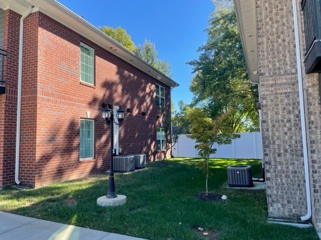 Building Photo - 1401 Poplar St