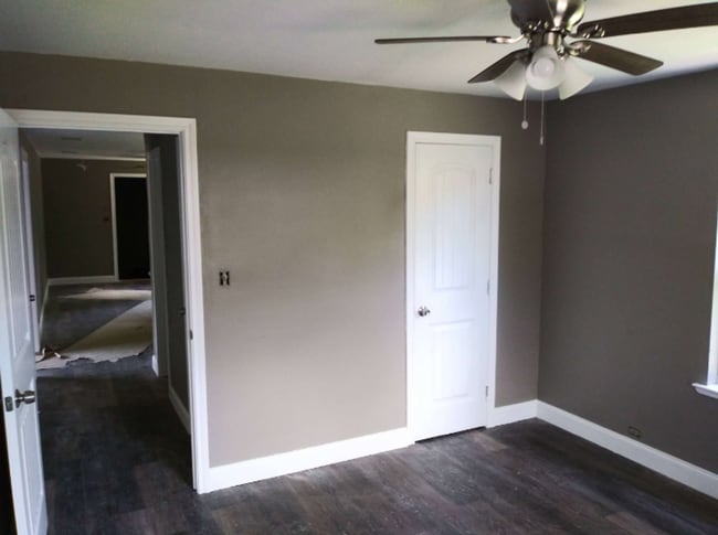 Building Photo - 1126 Park Cir