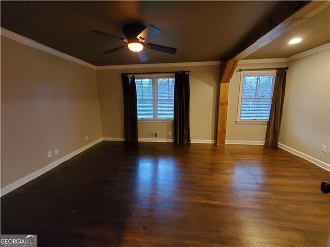 Building Photo - 4615 Mystic Dr NE