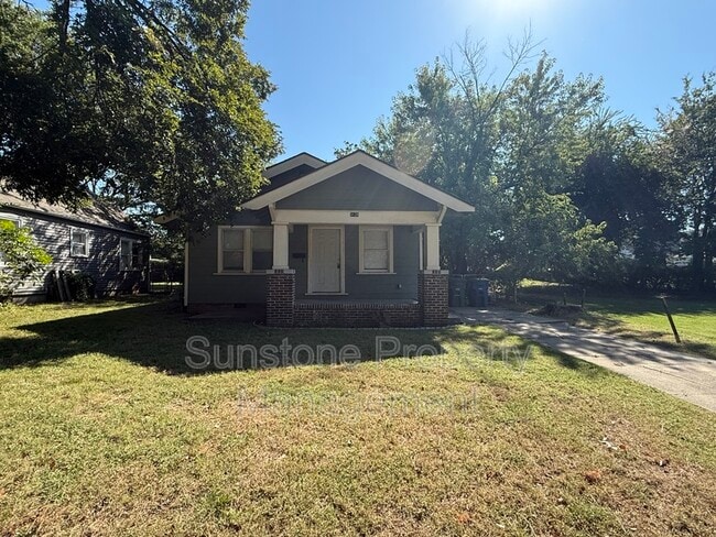 Primary Photo - 3128 E 4th St