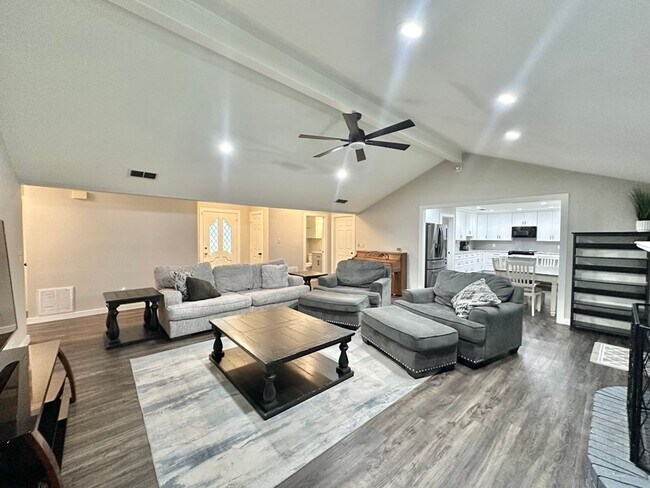 Building Photo - Updated 3-Bedroom 2.5 Bath Retreat in Whit...