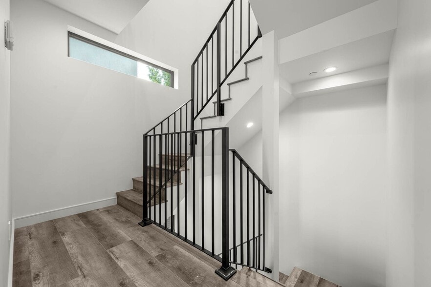 Building Photo - 1920-1922 S Sherbourne Dr