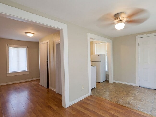 Building Photo - Affordable & Ultra-Clean Highland Studio Apartment
