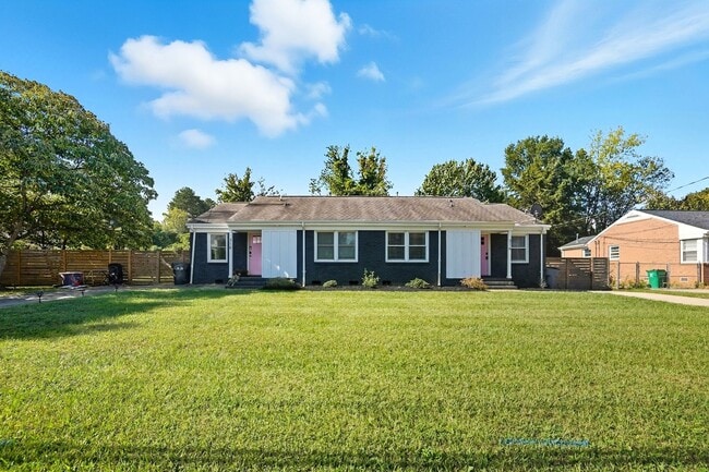 Building Photo - Beautifully Renovated 3-Bedroom with Fence...