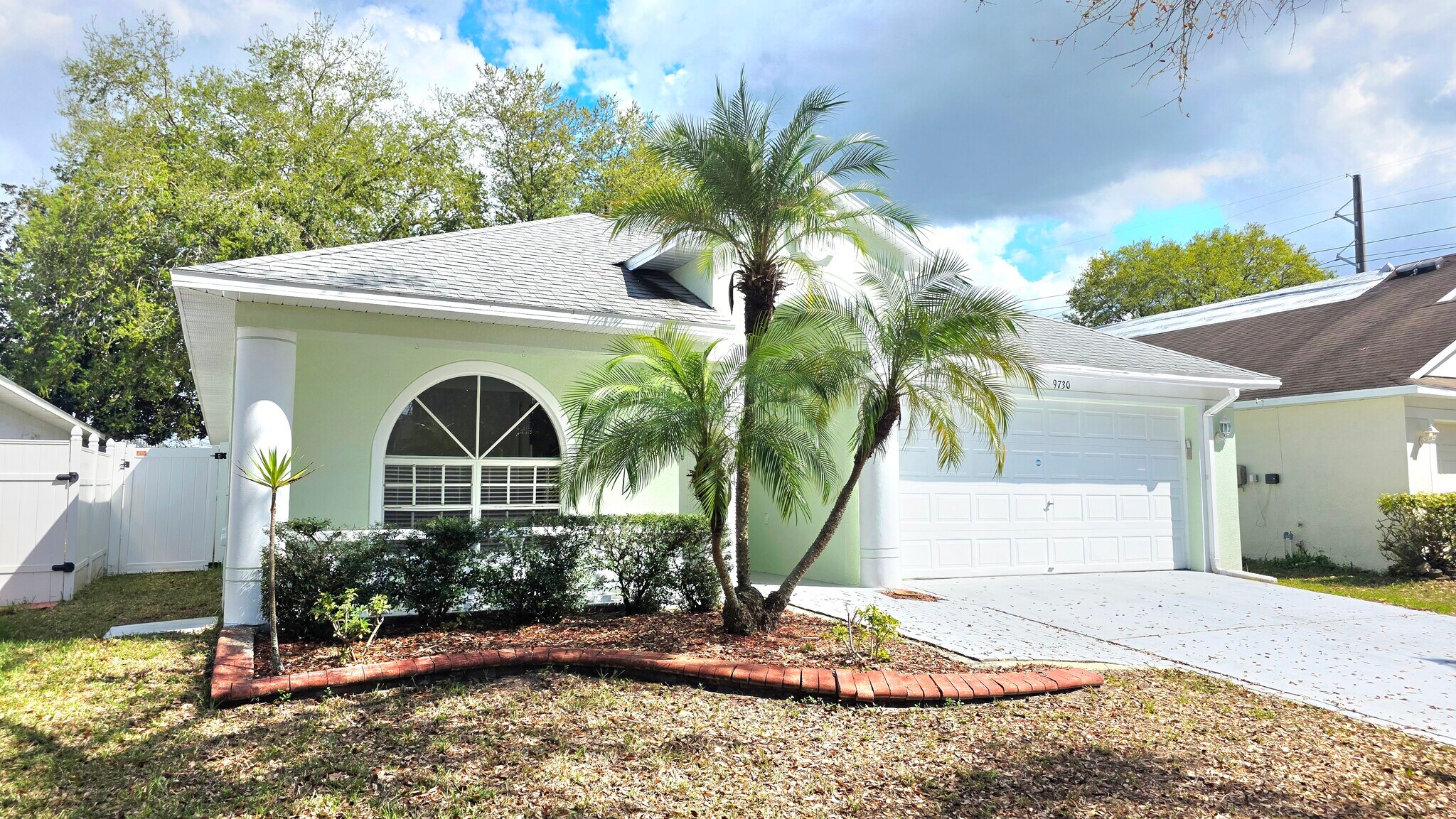 Building Photo - 9730 White Barn Way