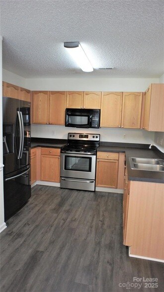 Building Photo - 2309 Ivy Run Dr