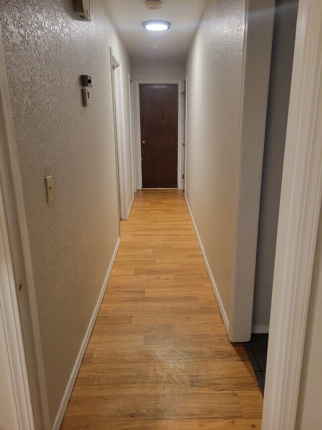 Building Photo - 2112 Bentham Pl