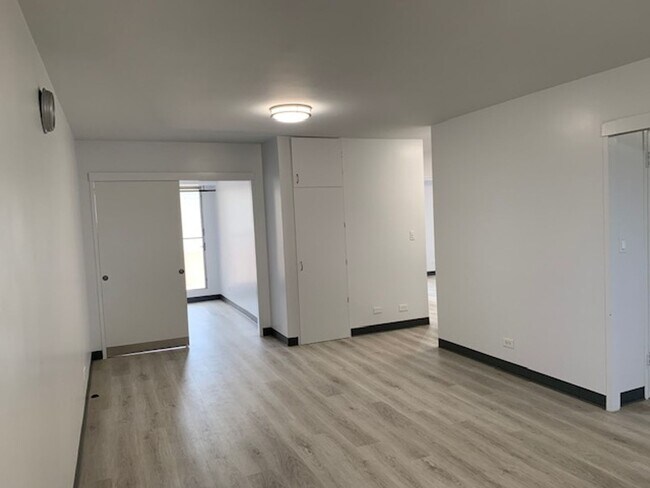 Building Photo - 3350 Sierra Dr