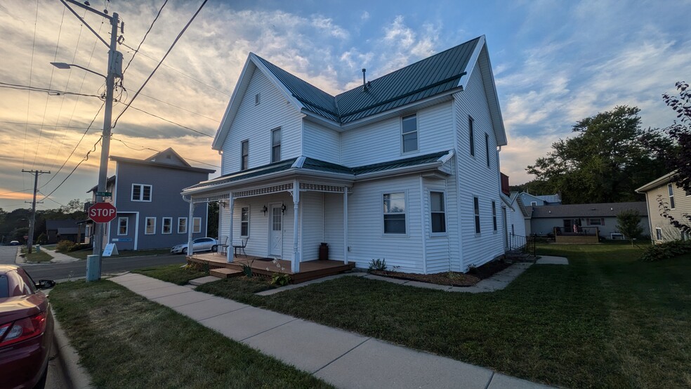 Primary Photo - 10988 Ridge St