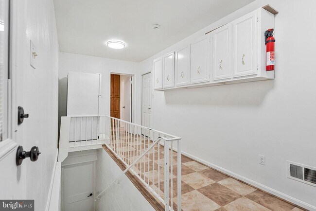 Building Photo - 7730 Falstaff Rd