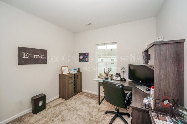 Building Photo - 7125 Brookview Ln