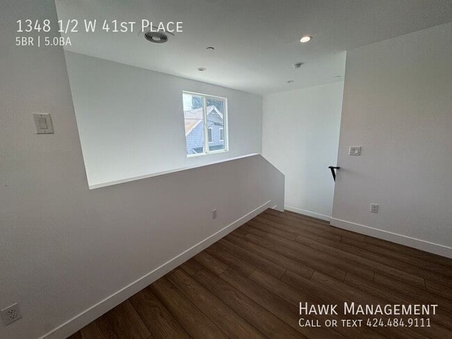 Building Photo - 1348 1/2 W 41st Place-