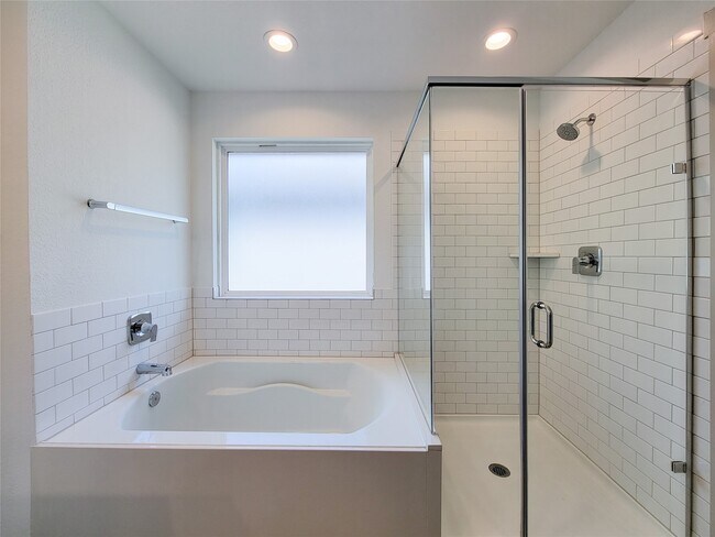 Building Photo - 7015 Halifax Harvest Ln