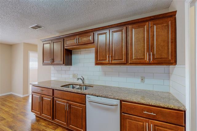 Building Photo - 1912 N Irving Heights Dr