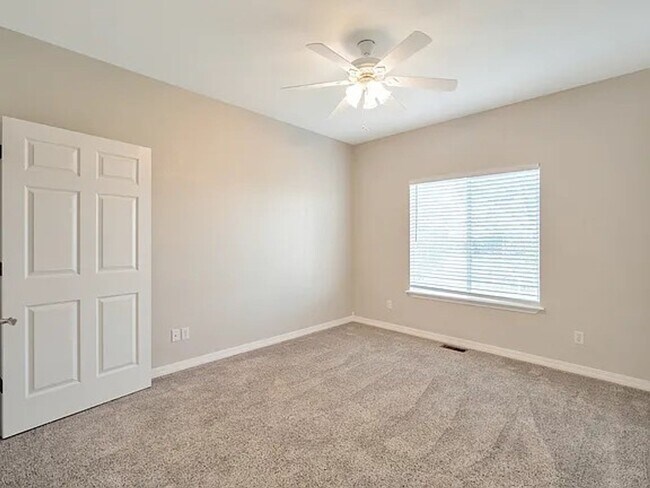 Building Photo - 2228 Red Maple Cir