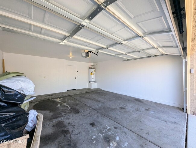 Building Photo - 7059 W Gardenia Ave