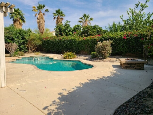 Building Photo - COMING SOON! LOVELY 3 Bedroom + Den/ 2 Bath POOL Home In N. La Quinta!