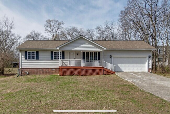 Building Photo - Hillside