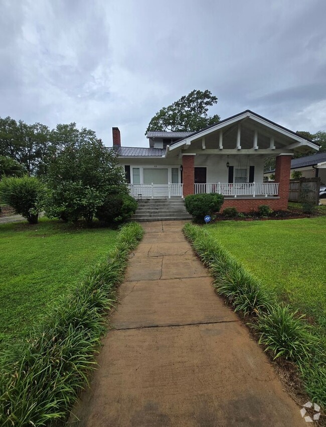 Building Photo - 808 Highland Ave