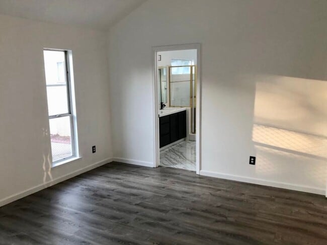 Building Photo - $500 MOVE IN BONUS, $2,450 Shields & Clovis 3 Bed - Judy Ave, Clovis / Swimming Pool