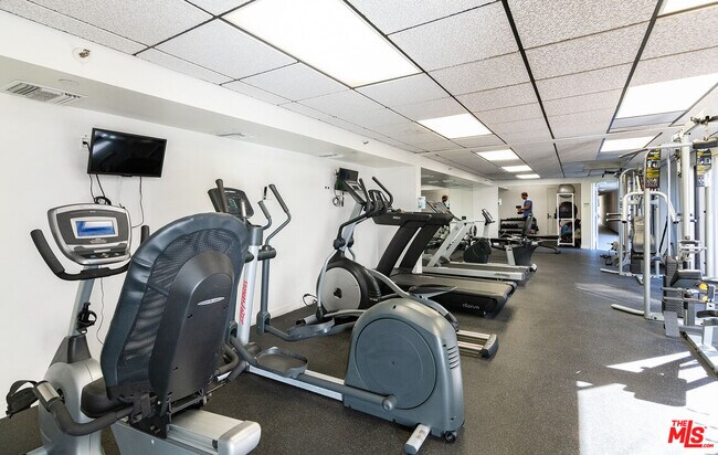 Building Photo - 2910 Neilson Wy